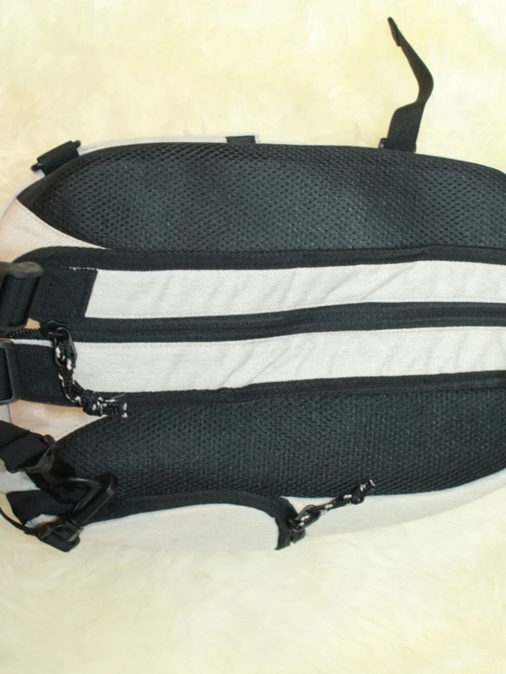BAGSMART Small Beige Padded Divider Camera Backpack/Sling Travel Bag NWT